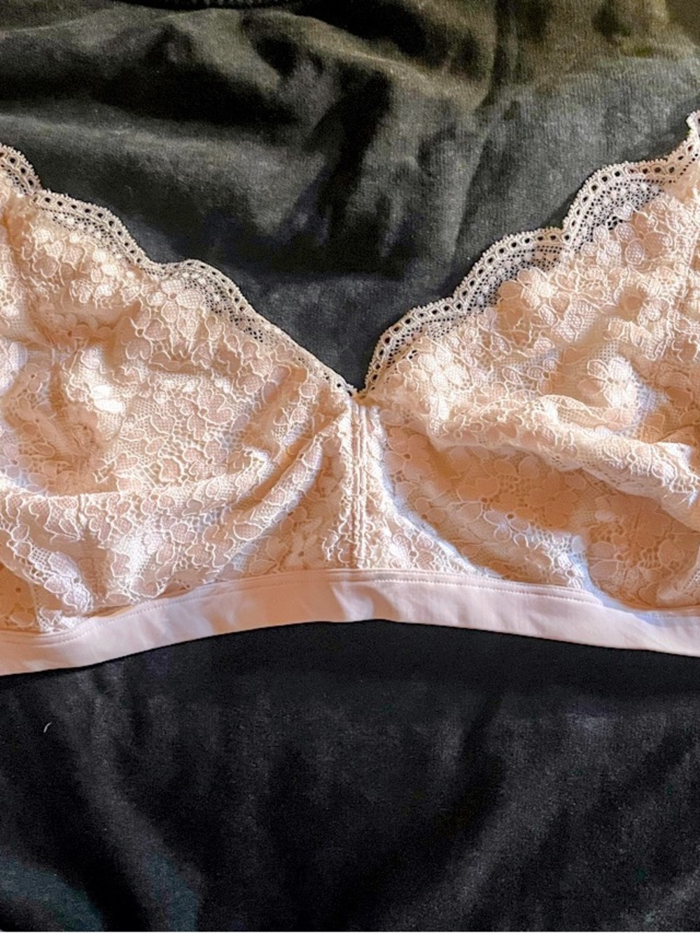 Warner's Lace Wireless Bralette - Light Pink